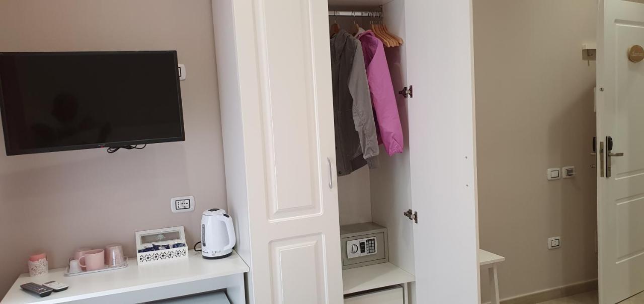 Bed and Breakfast Dimora Costantino Neapel Exterior foto